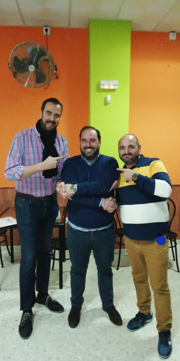 Hoy presentamos a JUAN ANTONIO ESCOBAR que viene a reforzar la cuerda de tenores, Aunque es un gran aficionado es su 1* año como componente de una agrupación, además de su calidad musical viene aportar su calidad vocal y humana y todas las ganas del mundo, “EL REINO DE LOS VIVOS”