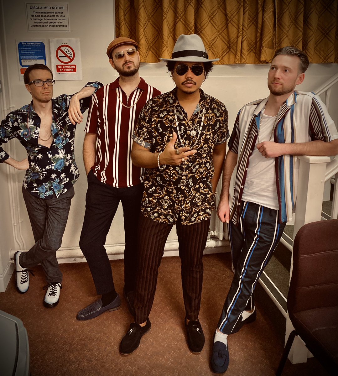 JeffreyDingle's tweet photo. Looking forward to next Friday @Butlins Bognor Regis #soulweekend🙌🏾😎
#jeffdingleasbrunomars
#brunomarstribute
#brunomars
#pureentertainmentgroup
#cosmicears #asrealasitgets #lookalike #singer #minglewithdingle #dinglemakeyoutingle #butlins #bognor https://t.co/py2pjNqBep