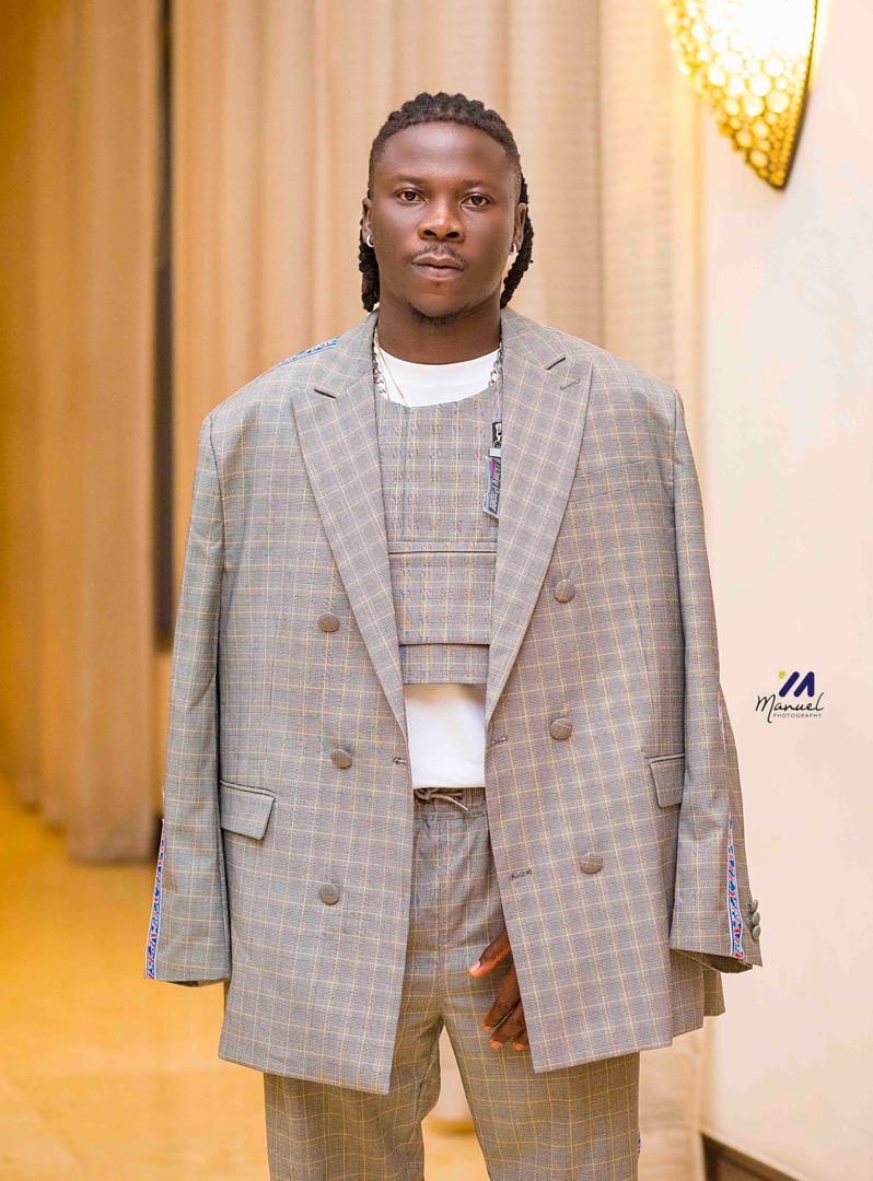stonebwoy's tweet photo. Beyond Into The Future 👽
@Dailypaper_ @theyeezymafia 
#1GAD. https://t.co/tcXPcapwbx