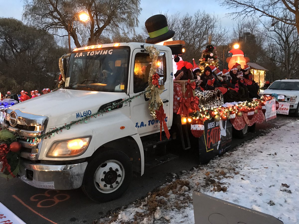 JALadies's tweet photo. Brampton Santa Claus Parade #Bramptonsantaparade #towlife #cityofbrampton #flatbedtow #regionofpeel https://t.co/o2GkfqoLur