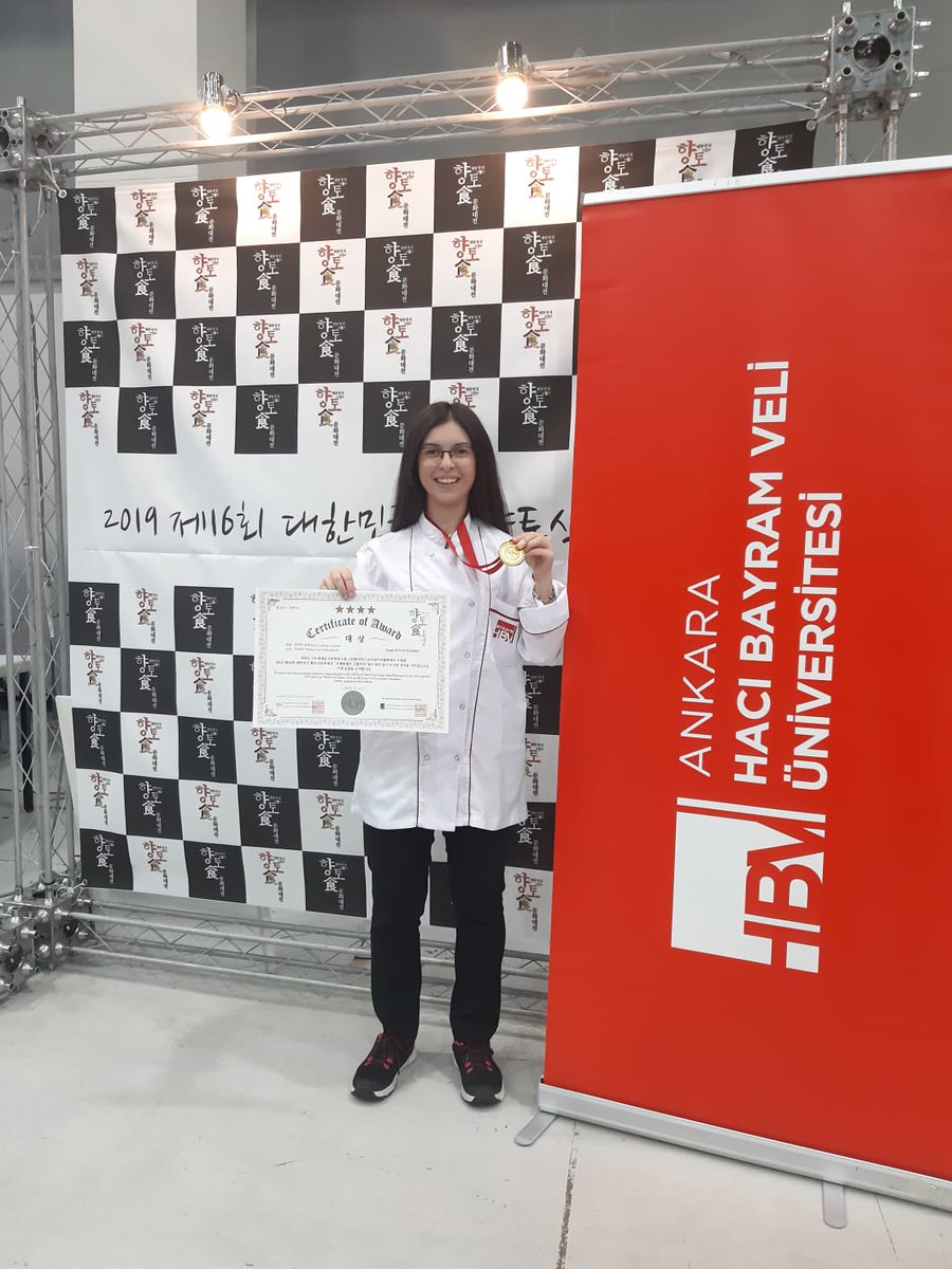 Fakültemiz Gastronomi ve Mutfak Sanatları Bölümü öğrencisiCemile BÜYÜKYILDIRIM, Kore'de 15-17 Kasım 2019 tarihleri arasında düzenlenen 2019 International Top Chef Grand Prix yemek yarışmasında yarışan Türkiye takımının Dünya Şampiyonu olmasından dolayı Altın Madalya almıştır.
