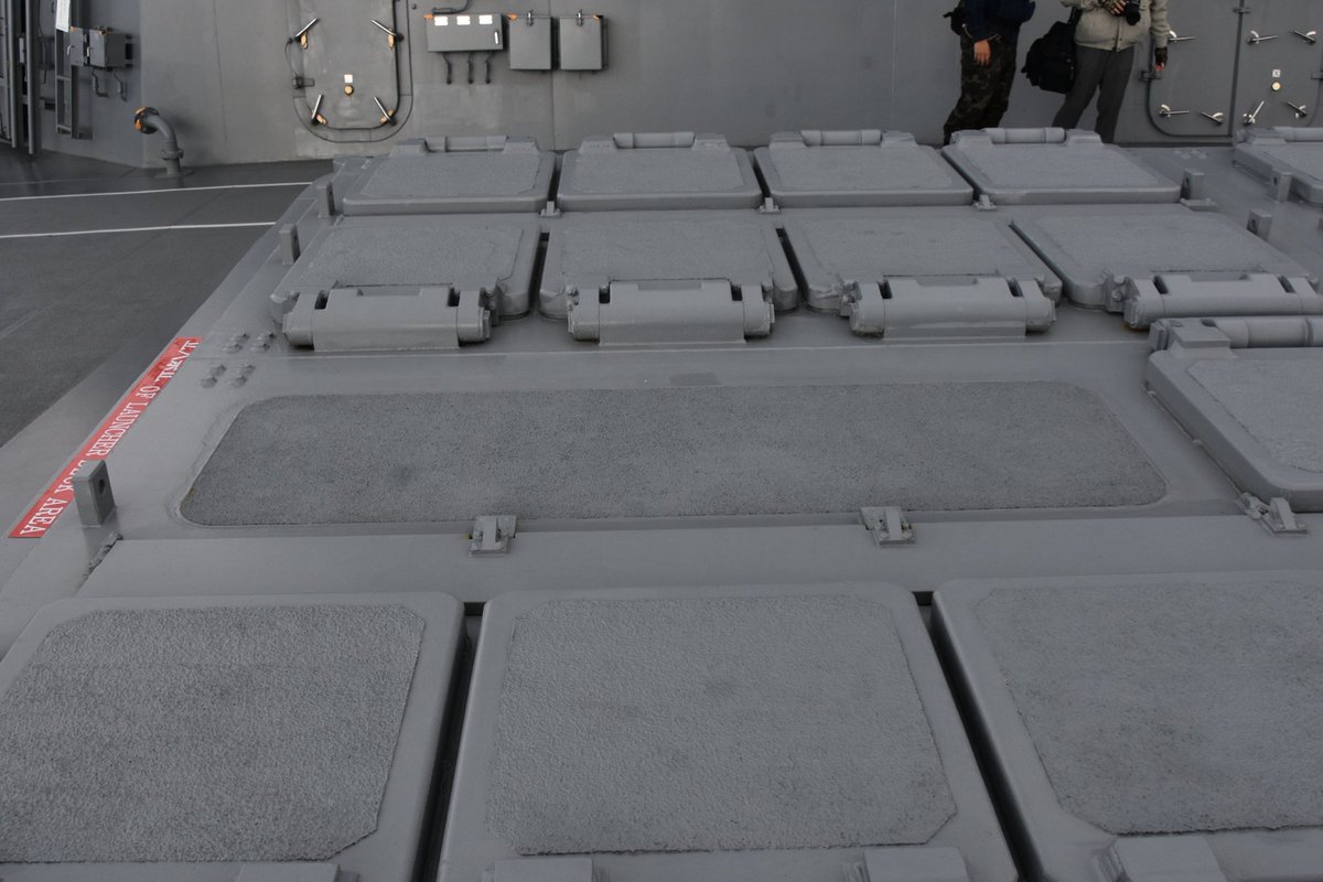 マッシュ こんごうのvlsにあった再装填用クレーンは撤去され塞がれていました