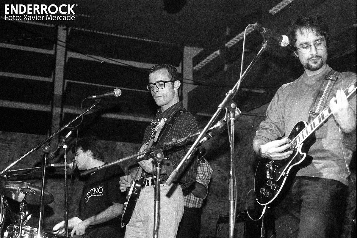 Avui va un quart de segle que <a href="/antoniobanos_/">Antonio Baños</a> estava tocant amb <a href="/LosCarradine/">Los Carradine</a> a la sala Savannah de Barcelona, fent de teloners del gran <a href="/stevewynn/">Steve Wynn</a> 17/11/1994