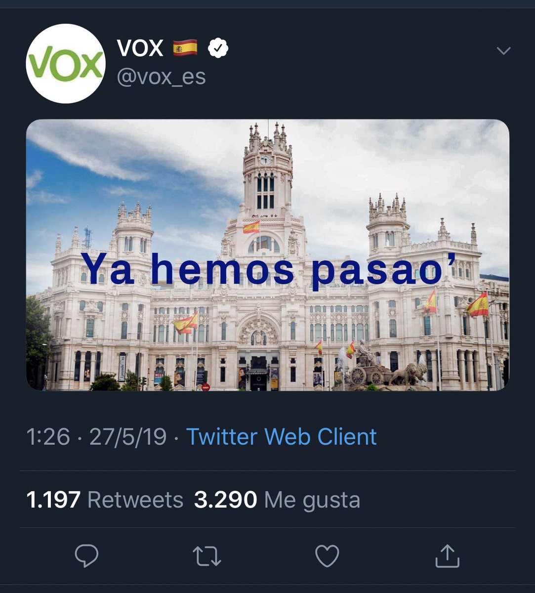 DCabralB's tweet photo. ¿ Es Vox fascista?. Este es un tuit hace referencia a una pancarta republicana que se colgó en madrid antes de que esta fuese conquistada por los fascistas. La foto habla por si sola. https://t.co/z9maCGKZ5l