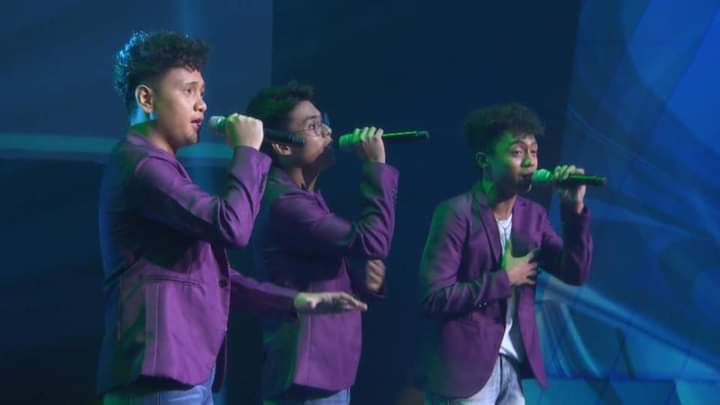 eustaceblue's tweet photo. Very amazing tong tatlong to. Nakasabayan ko mag audition to sa Idol Philippines π΅π Galing galing π #JThree #EmbraceYourMoment #YourMoment @YourMomentPH https://t.co/JpSWCSQ81c