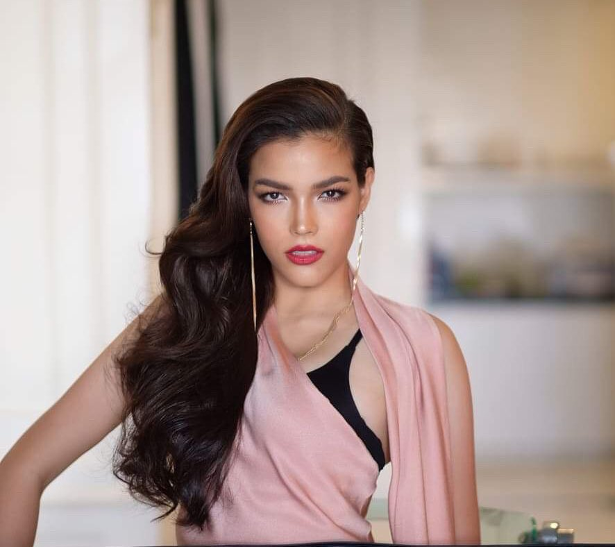 FahsaiMUT19's tweet photo. What do you like - hair up or down?
ฟ้าใส ปวีณสุดา ด���ูวอิ้น Fahsai Paweensuda Drouin 
เพิ่มเติม คลิ๊ก https://t.co/pqgZ5WB1VN 
  #TestLook #MissUniverseThailand2019 #mut2019 #MissUniverseThailand #MissUniverse2019 https://t.co/7ZC5O6Lfll