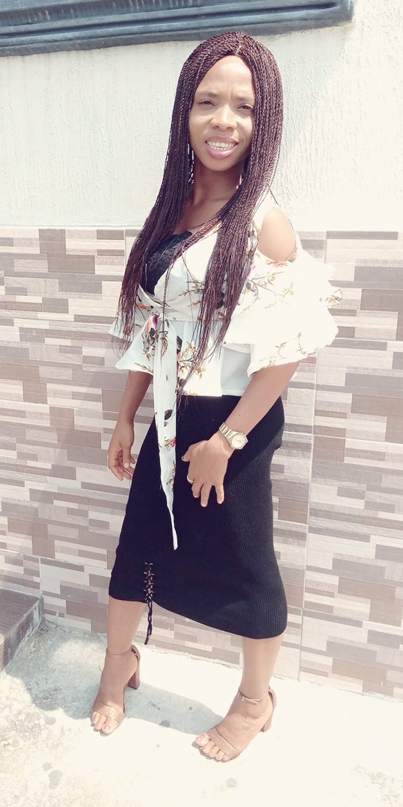 Stay strong, make them wonder how ur still smiling💕💕💕💕
#Happysundayfriends# 💋👍💕💕