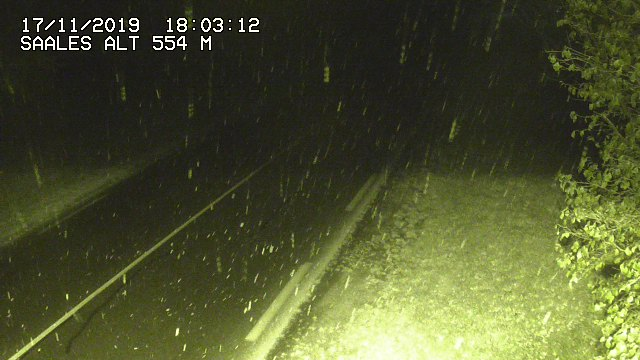 ITA6768's tweet photo. 🌨 Comme annoncé par notre partenaire météo @atmorisk, la neige est bien présente sur les cols notamment celui d'#Urbeis, du #Hantz, du #Donon, de #Steige et de #Saales. Restez vigilants si vous devez prendre la route ! #meteo67 @toutlebasrhin @TopmusicAlsace https://t.co/btMJIhTfkP