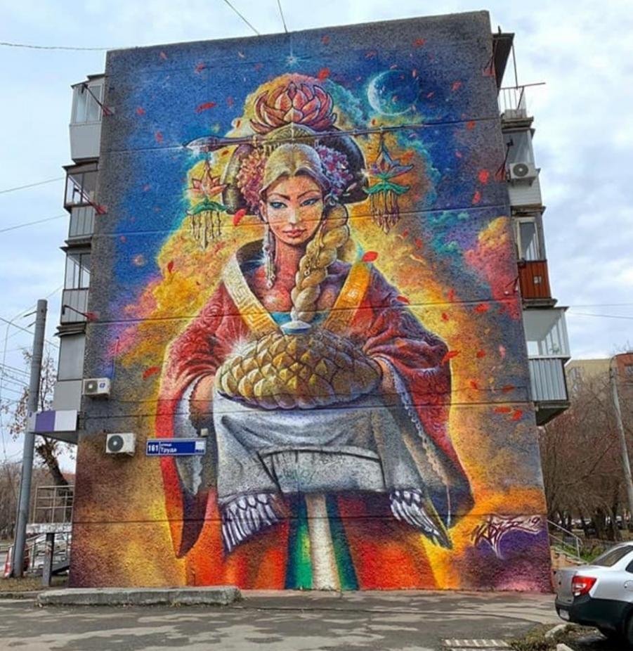 Муралы на фасадах Челябинска