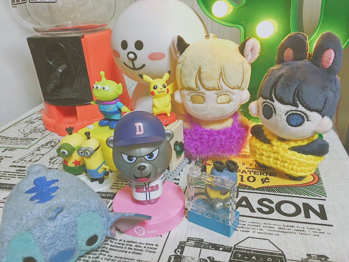 hamburgerrrlove's tweet photo. #꾸꾸오키링

반짝이와 두툼한 털실로 태태와 꾸꾸 옷을 또 만들어봤어욤 볼수록 커여운 쪼무래기들...❣️ 꾸꾸오키링 진행해주신 @koo5keyring 님 감사합니다. https://t.co/IbcidXKRRN