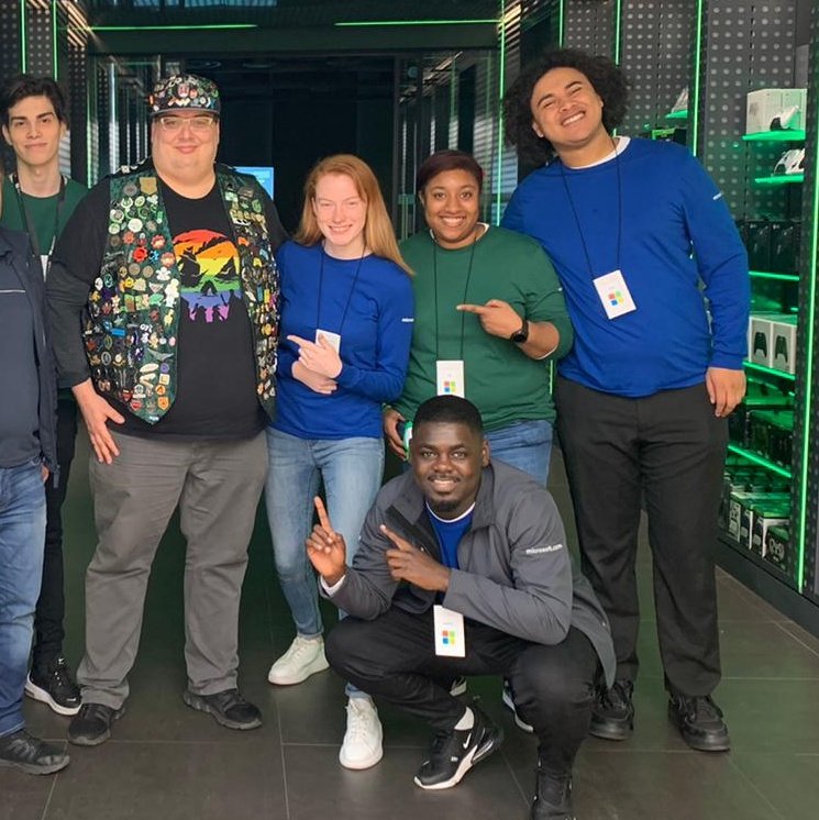 DanielHeithorn's tweet photo. @aarongreenberg @MicrosoftStore @Xbox The best ones!
#MicrosoftStoreLDN https://t.co/ekhRyBtBat