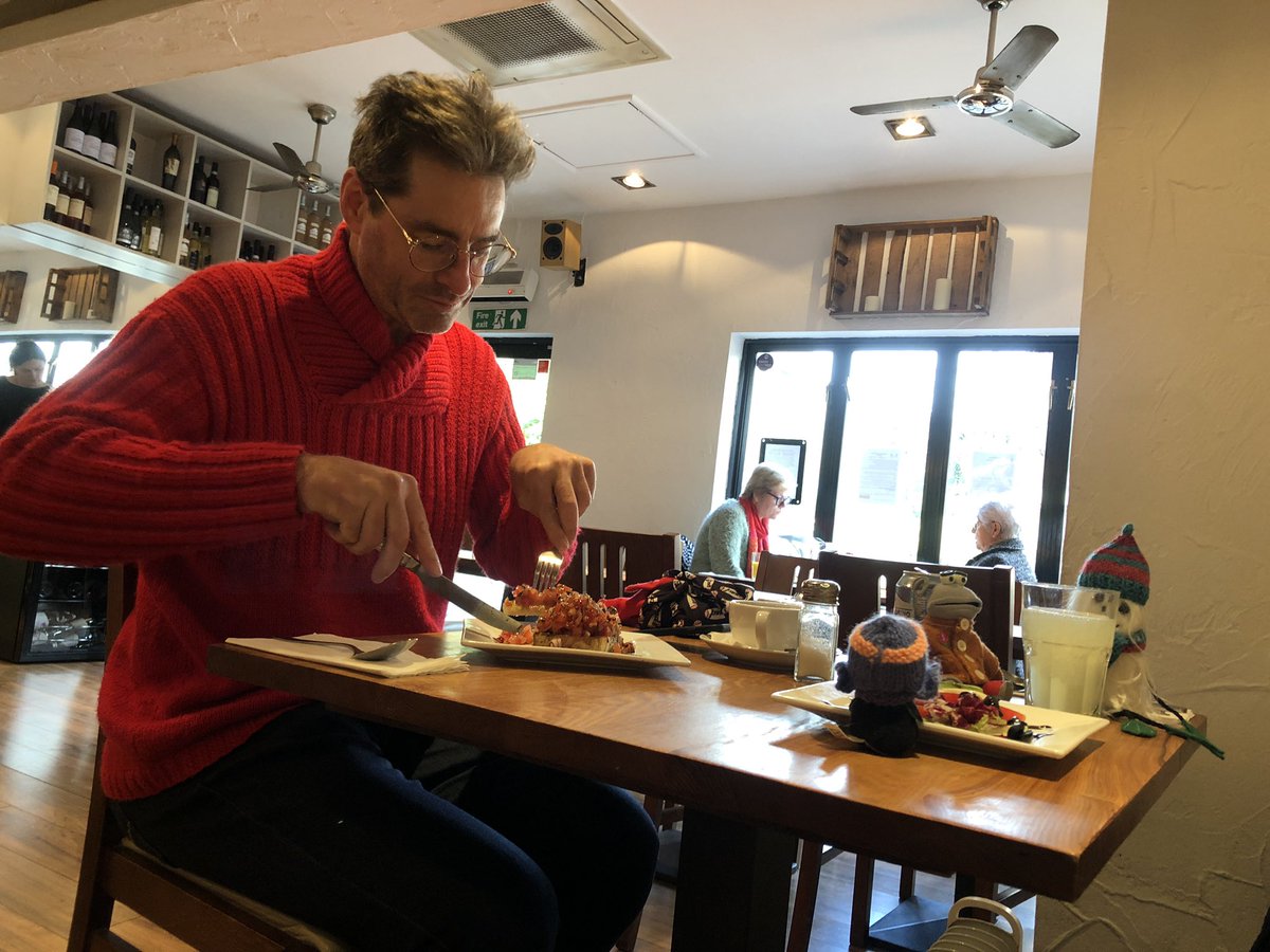 Sunniethehoob's tweet photo. Lunch with the hooms
#toddyshug #bemoretoddy #FurryFriends #FurryTails #tweccklestakeover https://t.co/4MKmahSesC