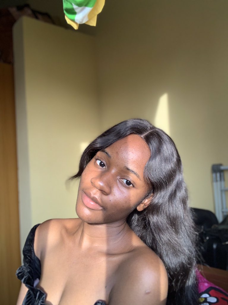 designedbyflo_'s tweet image. L . I . P . S