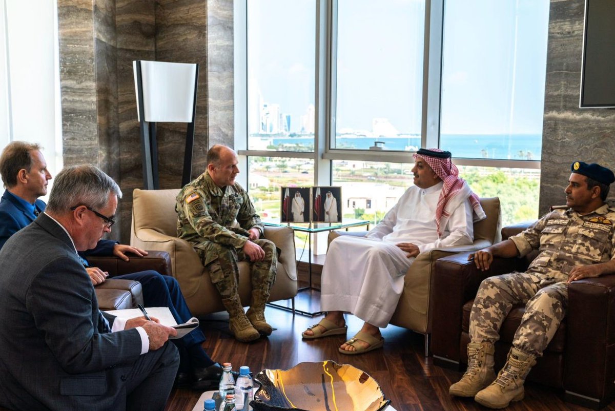 Qatar_Tribune's tweet photo. Deputy Prime Minister and Minister of State for Defence Affairs HE Dr Khalid bin Mohammed al Attiyah with Commander of US Transportation Command Gen. Stephen R. Lyons in Doha on Sunday. They discussed topics of mutual interest.
#Qatar #US #USTransportationCommand https://t.co/PTu1TjbZ11