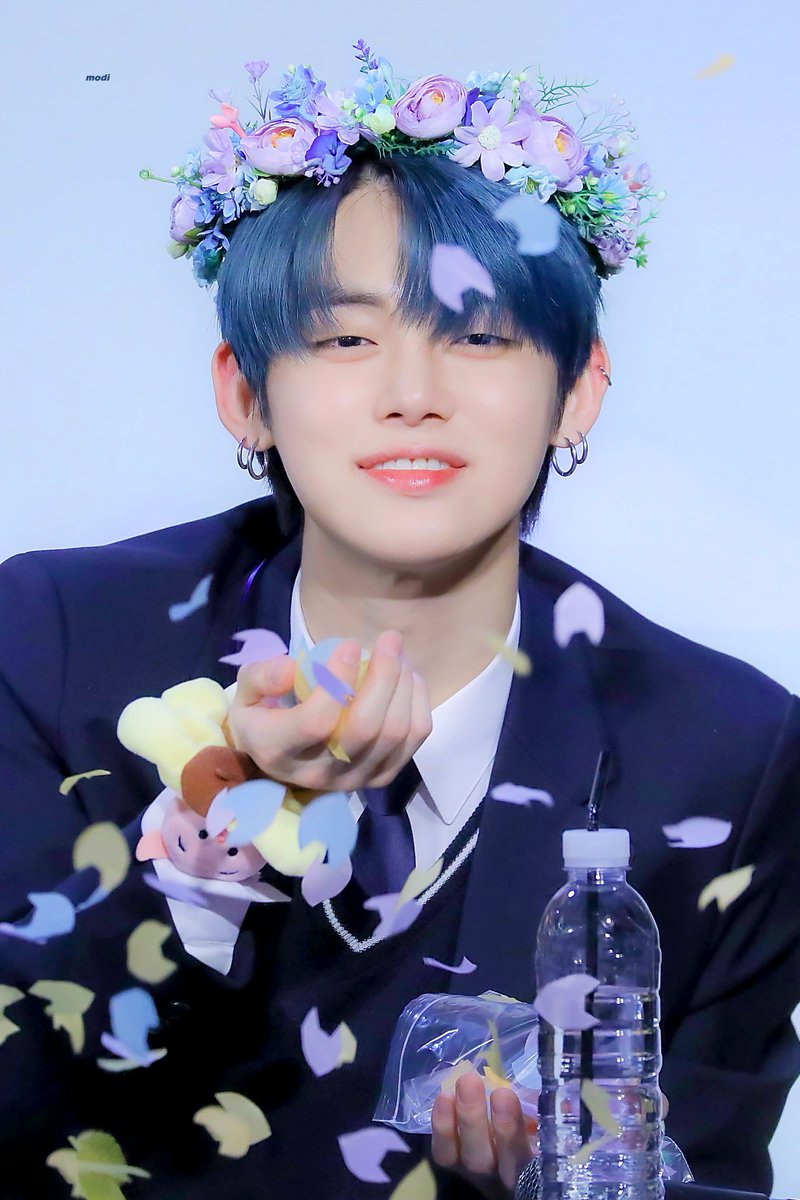 MODI_913's tweet photo. 191113 여우모양으로 이뿌게 잘라준 친구들 감사링💙 #연준 #TXT 
@TXT_members https://t.co/NYkjIDvQ2b