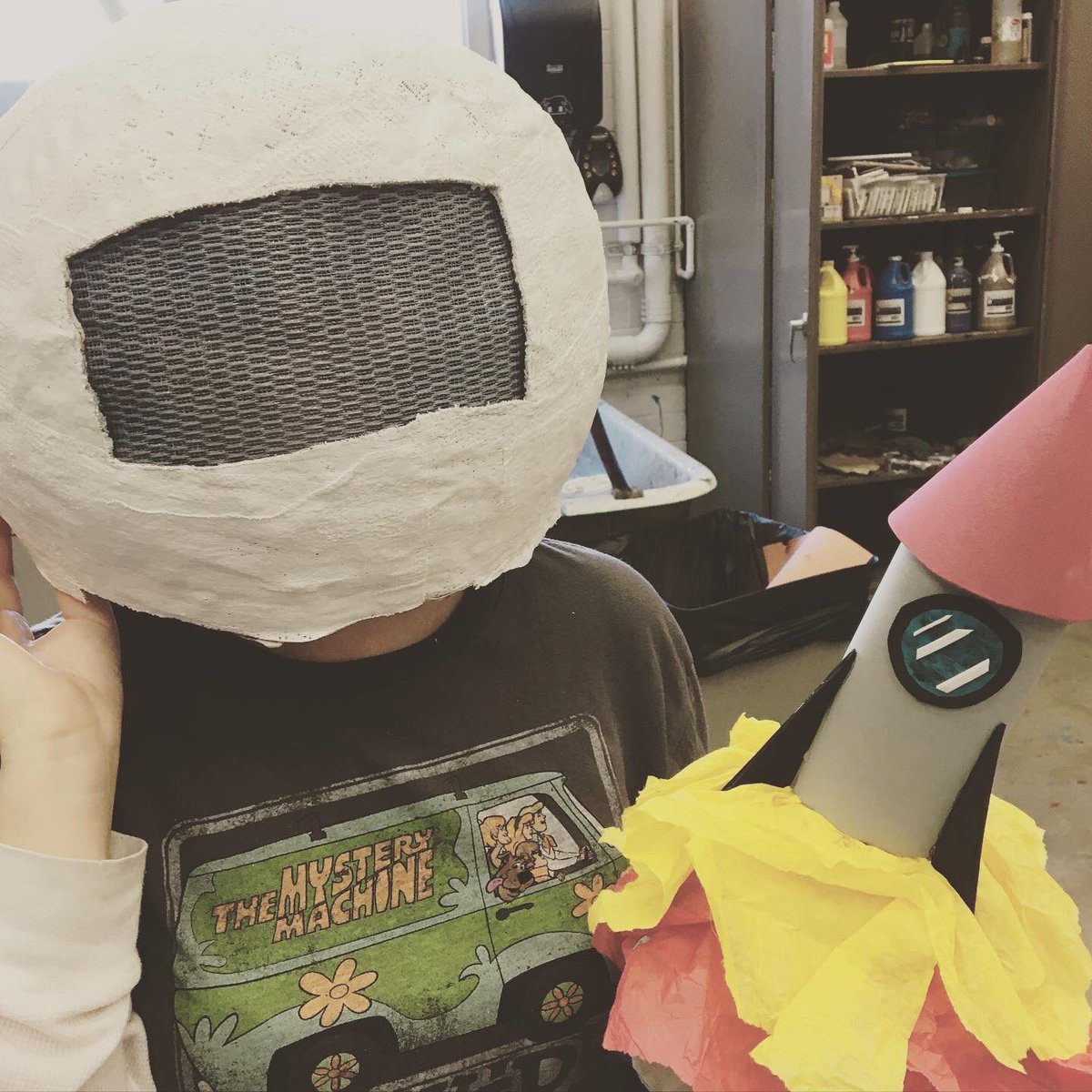 mhs_visual_arts's tweet photo. Intermediate Art is working hard on their #SoundSuit inspired pieces! What’s a SoundSuit? Created by @nickcaveart It’s a whimsical costume that can be worn as protective shield from the world or something the inspires joy and community! We can’t wait to see how these turn out! https://t.co/fbxBBVAiYv