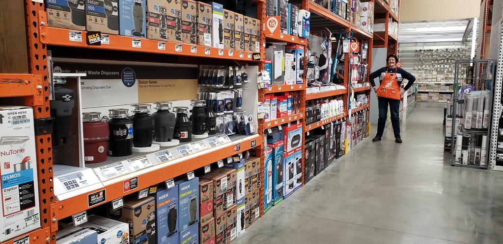 BurrellClevela1's tweet photo. #Q4SHELFIE look at Rachel go!!!! Need a sink, vacuum cleaner etc etc!!! Rachel is 110% Instock here at store #3602!!!!! I love her wonder women stance she is confident you will like what you see!! Looks fantastic Rachel!!! https://t.co/PMl4ueyXZp