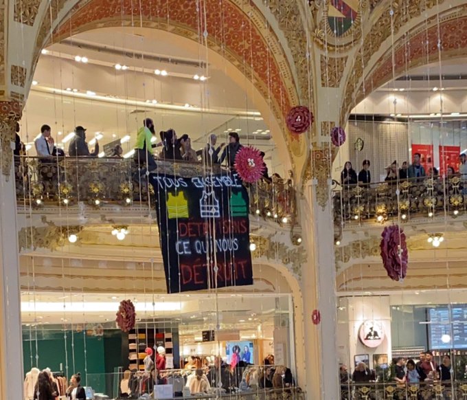 View image on Twitter