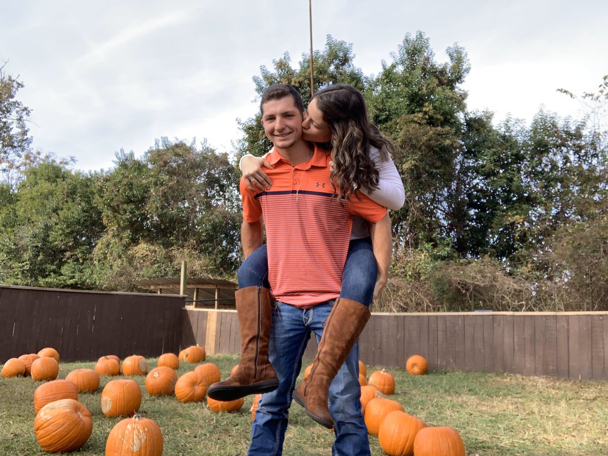 I keep {fall}ing more in love with this guy everyday😍🎃