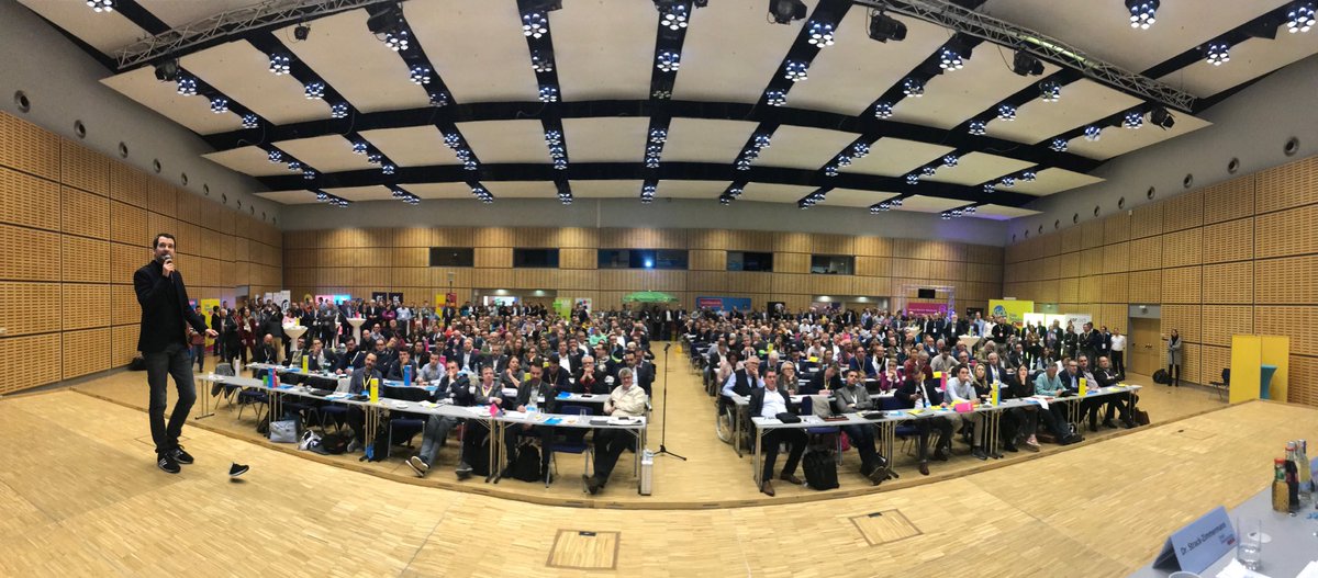 Gelungene Movivation von @JoachimStamp und @johannesvogel für die @fdp_nrw in Essen. Noch 301 Tage bis zur Kommunalwahl 2020 in #NRW. Die Basis bekommt wieder wie in 2017 Lust auf Wahlkampf. Unsere Kommunen brauchen mehr liberale Antworten auf die Probleme vor Ort. @Liberale_News