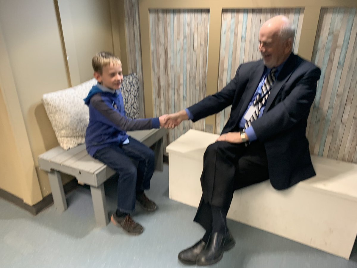 Thank you to Superintendent Dr. Jarvis for serving lunch to students at Purdy and taking the time to listen to student voices and feedback! We appreciate you! <a href="/PurdyElementary/">Purdy Elementary</a> <a href="/psd401/">Peninsula S.D.</a>
