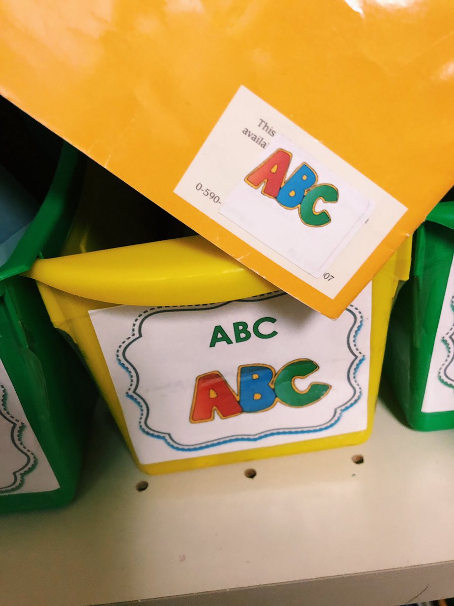 MissCrouseG1's tweet photo. Our classroom library is organized by book themes! Each book has a sticker on the back that matches the box it belongs in. Our big brown shelf displays books about topics we are learning! Each student has their own box with just right books! #HECReads 📕🐛 https://t.co/IAjNVxD2pV