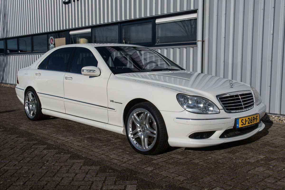 thestargallery's tweet photo. En ja hoor; ook de moddervette #Mercedes S55 AMG met slechts 106000km is verkocht! #W220 #AMG #V8 #kompressor #500pk #700Nm #automaat #retesnel #ramvol #witishetnieuwezwart #facelift #topconditie #youngtimer #BTWauto #liefhebbergevonden https://t.co/DOdN6oqqqs https://t.co/HmSChPNBP0