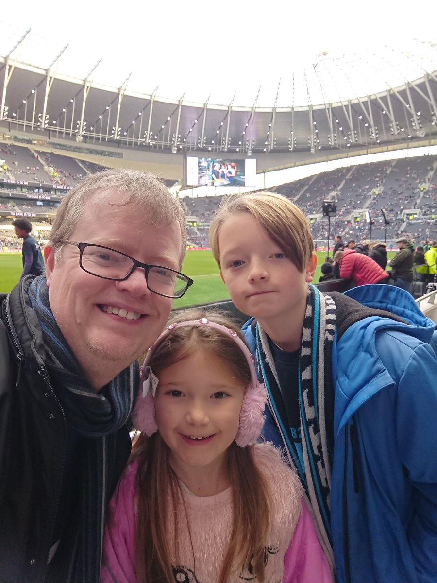 First trip to #newwhitehartlane #SpurHerOn hope to see Gemma Davison play! And a spurs win. pic.x.com/qEUnkxX3fI