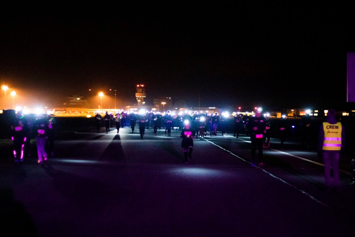 De uitverkochte Mobility Service Airport Night Run was ook dit laatste jaar weer uniek en magisch! #airportnightrun <a href="/AirportNightRun/">Stadspark Nightrun Groningen</a>