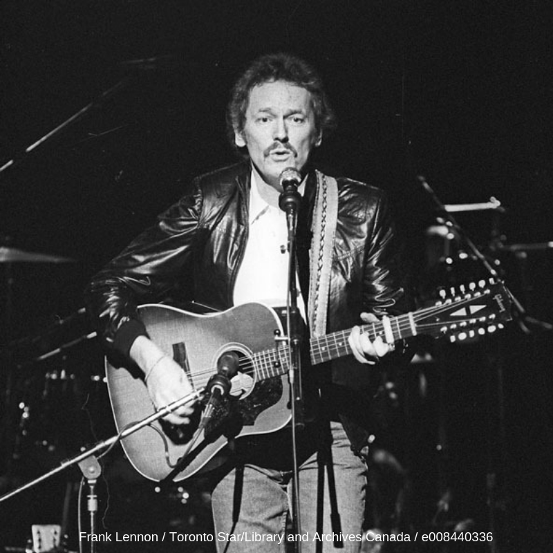 ✨ Happy 81st birthday to Gordon Lightfoot! Born in #Orillia, Lightfoot is a member of the Order of Ontario and one of Canada’s most respected songwriters. His songs are quintessential 🇨🇦 listening. 

📷: <a href="/LibraryArchives/">Library and Archives Canada</a>