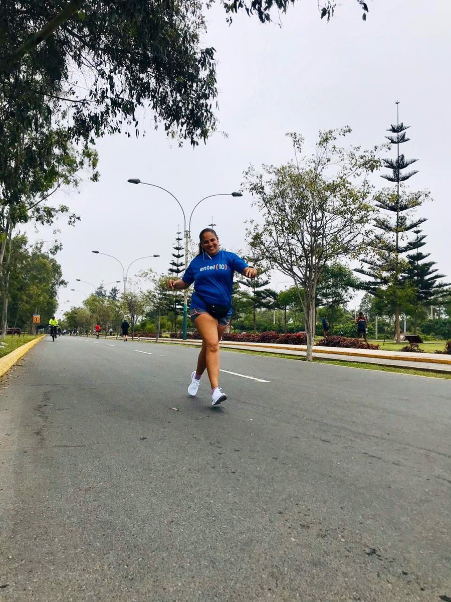 MaribelToledo's tweet photo. Del 1 al #Peruteam ¿cuán feliz eres corriendo? Hoy empezamos corriendo la #10k de @EntelPeru #Tucarreratusreglas. Si no lo haces aún, en serio hazte el favor de intentarlo. Descubrir el running es lo mejor que le pudo haber pasado a mi humor. Inténtalo! Buen domingo para todos https://t.co/viVTtBOyMt