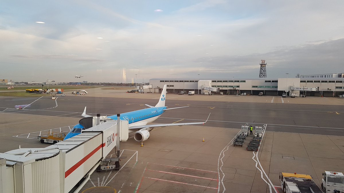 Sarah_Ellison_'s tweet photo. First @SMART_Tech trip since being back from maternity leave; feeling excited! First time leaving my 13 month old baby boy; feeling apprehensive. See you soon Amsterdam! #WorkingMum https://t.co/T5mana37g9