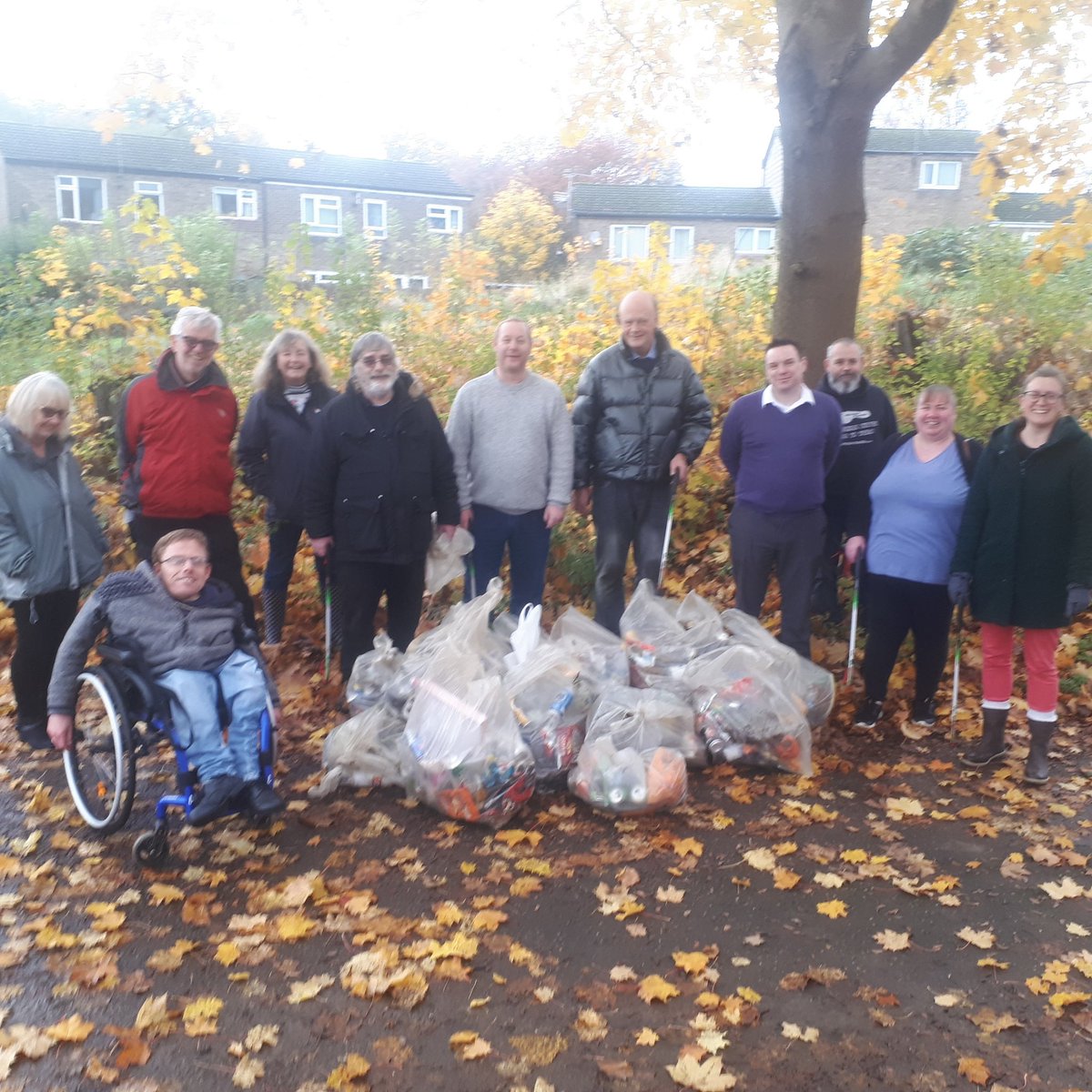 Huge thank you to everyone for braving the November weather this afternoon and helping with the Friends of Bretton Park Litter Pick. We will give you Christmas off now...back in the new year!! 
#teambretton #greenerbretton
