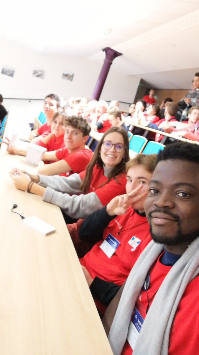 Donne la pâte tweet media