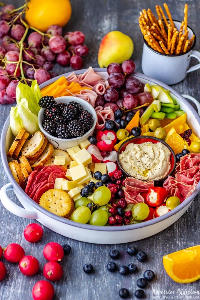 Winter Cheese Board - Includes tips on how to make the best cheese board!
appetizeraddiction.com/winter-cheese-…
#cheeseboard #winterrecipes #appetizerideas #partyfood #partyplatter #foodblog