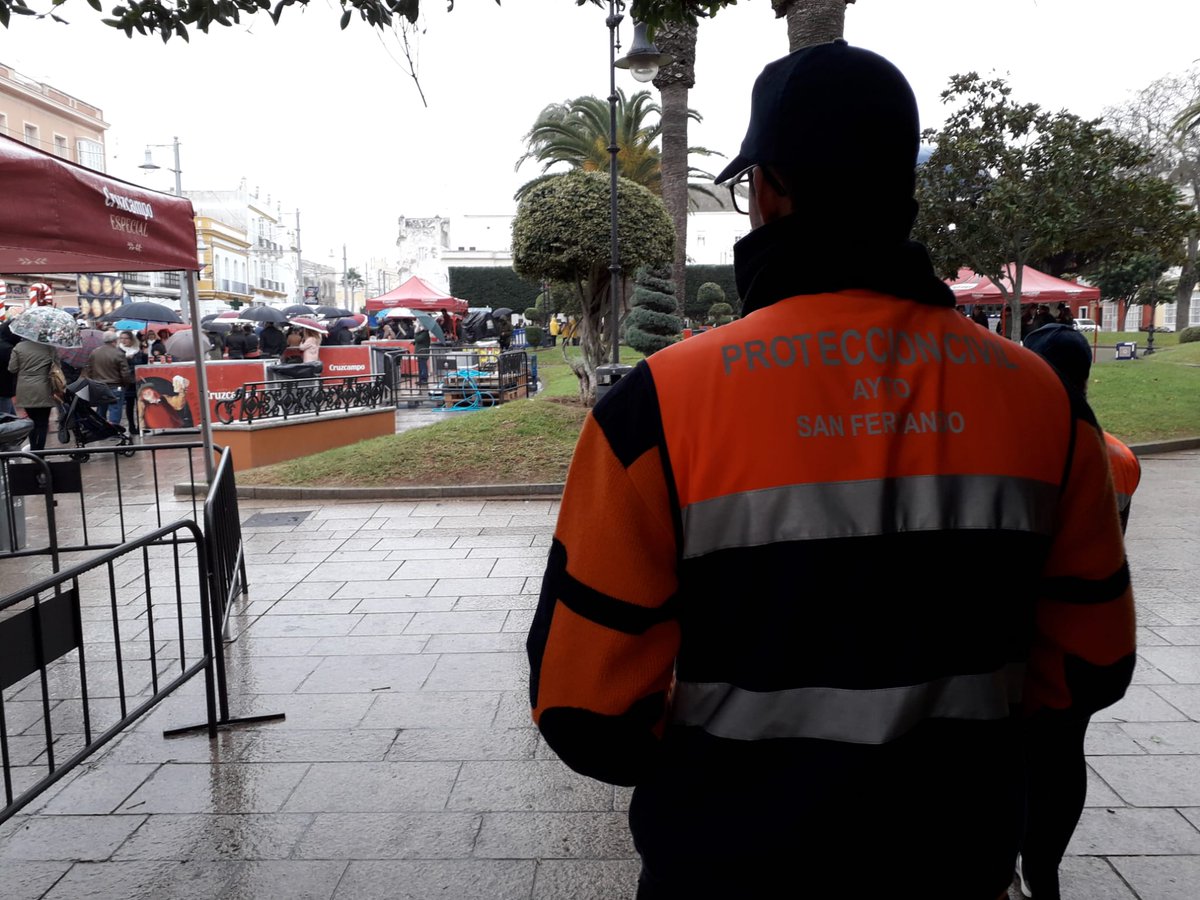 sanfernandopc's tweet photo. Servicio "VI Feria de Cortadores de Jamón"🔪. Colaboración con 12 voluntarios. #SeguridadCiudadana https://t.co/ju7xrbX14J