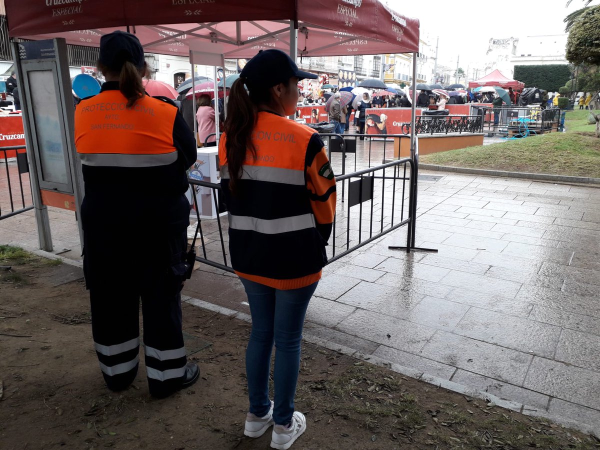 sanfernandopc's tweet photo. Servicio "VI Feria de Cortadores de Jamón"🔪. Colaboración con 12 voluntarios. #SeguridadCiudadana https://t.co/ju7xrbX14J