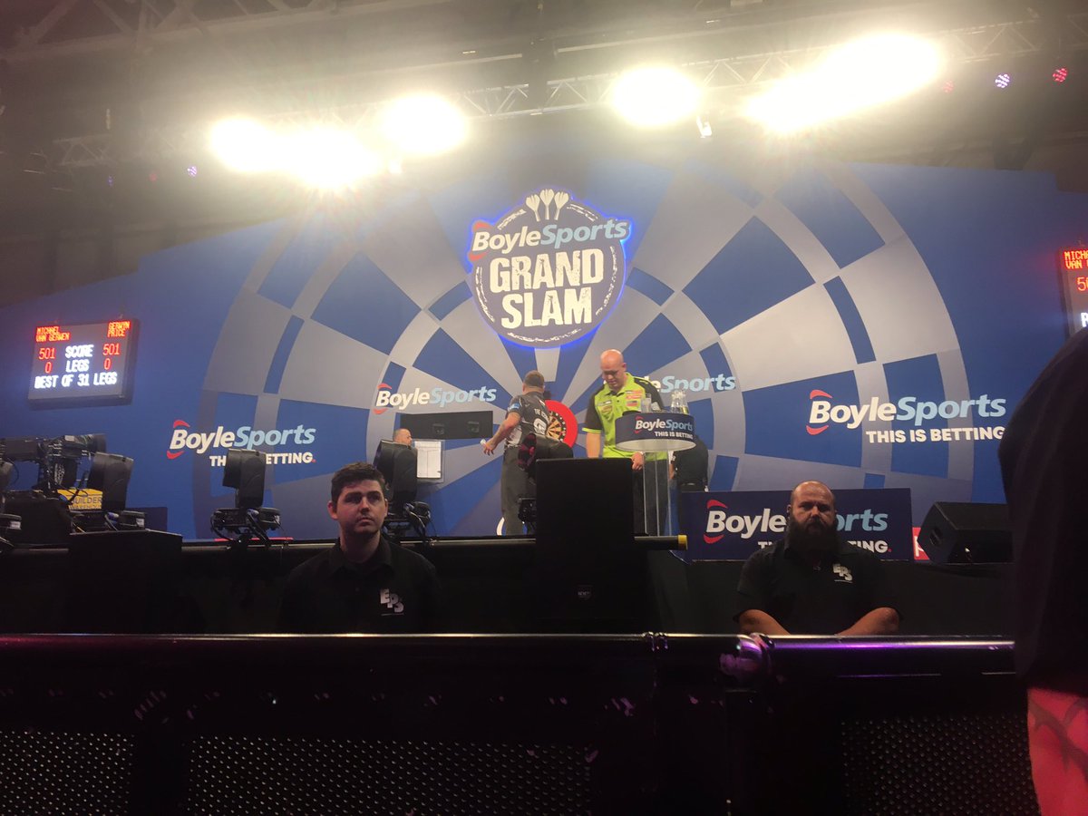 JRTerrier24's tweet photo. Front row for possibly the greatest game this year so far....!!! Absolutely incredible darts by both @Gezzyprice and @MvG180!!! Not surprising with a #GrandSlamOfDarts final spot up for grabs!!! #GSOD ππππ―πΊβοΈπ³π±π©π΄σ §σ ’σ ·σ ¬σ ³σ ΏβοΈπ #LoveTheDarts #SupportWorldDarts https://t.co/hjh0eqpUOc