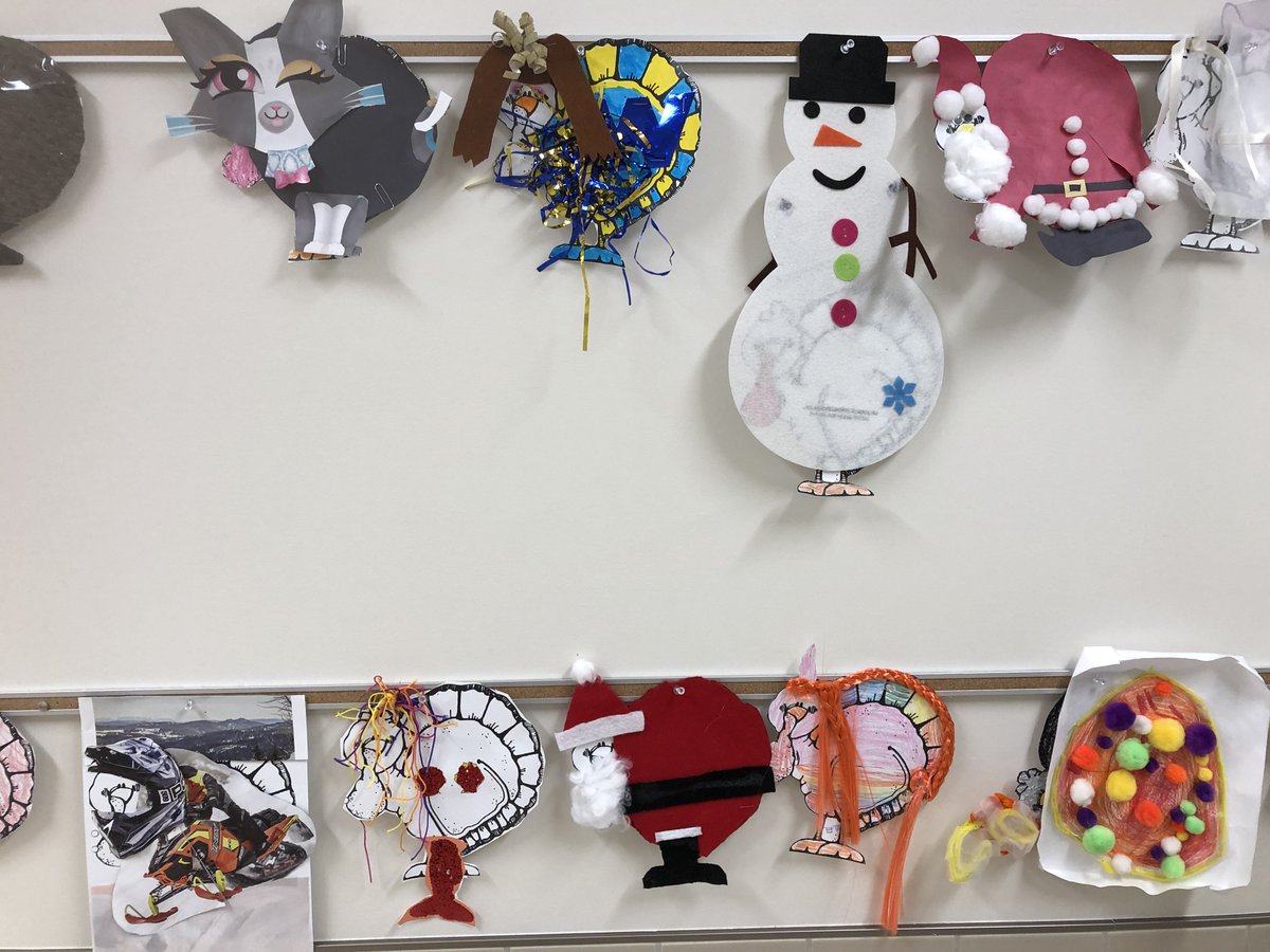 janetdancy's tweet photo. Can you find a turkey in this bunch?  #Turkeytrouble #firsties https://t.co/NDuN4J14P6