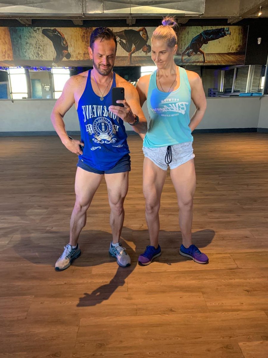 grabe_karen's tweet image. Even on Cardio Sunday’s we flex after a workout 🏋🏼‍♀️ 

@gawiesteyn for trying to get rid of my “do you speak whale 🐳 “ belly 😂

#decemberloading