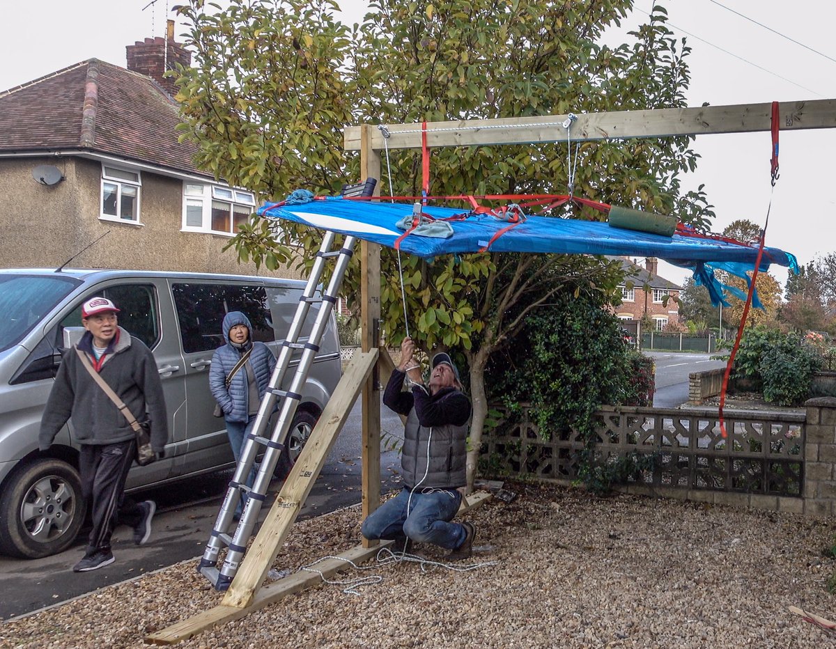 coptercamuk's tweet photo. Single handed pop top roof installation. Video on Wednesday #campervanconversion #vw #vanlife #transporter #vanbuild https://t.co/UMY2Bszaow