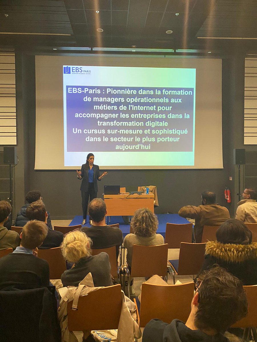 ebs_Paris's tweet photo. Merci à tous ceux qui ont suivi la conférence sur les #métiers du #Digital animée aujourd'hui par @ahlemabidi au @Salon_SAGE .
@ebs_Paris pionnière dans la formation des métiers de l internet qui accompagne la #transformation #digitale des entreprises ! On reste à votre écoute 😀 https://t.co/qajje29kU7