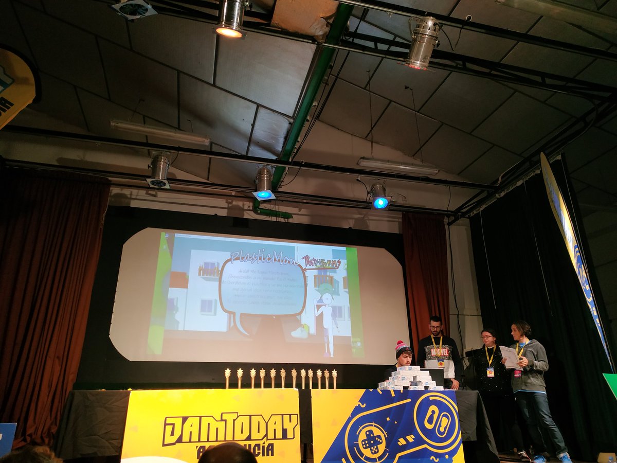 PuntosVuela's tweet photo. Los Trashforms nos sorprenden con 'Plastic Mon' en su presentación. #JamTodayMa https://t.co/xWRsuxRGTI