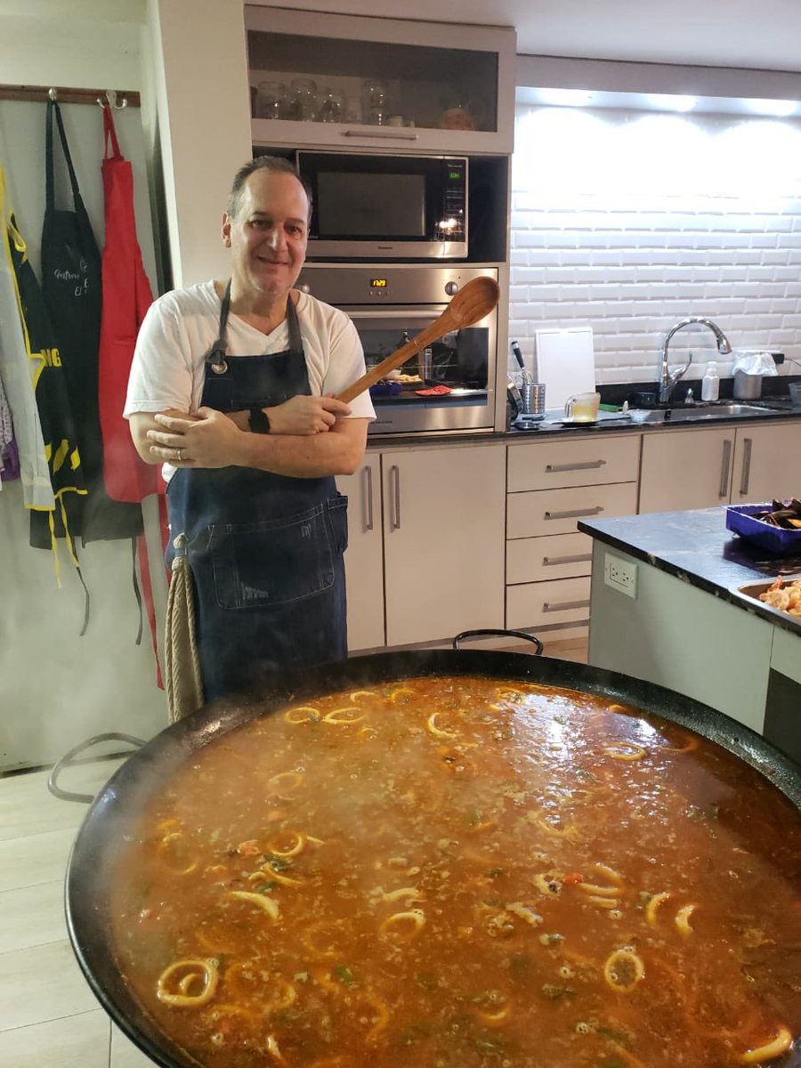 “Espectacular Paella” en el “Mausi Fest”Sala de Ventas Emp Bern Costa del este ! a partir 12:30 hoy 17 Nov 2019 Gracias <a href="/elmaridaje/">Roger González</a> ,Chef:Roger Gonzalez talento culinario y a <a href="/MarpescaGroup/">MARPESCA Group</a> por donación de mariscos. Todo por”La Casita de Mausi” y “sus huéspedes” <a href="/CasitaMausi/">Casita de Mausi</a>🎈
