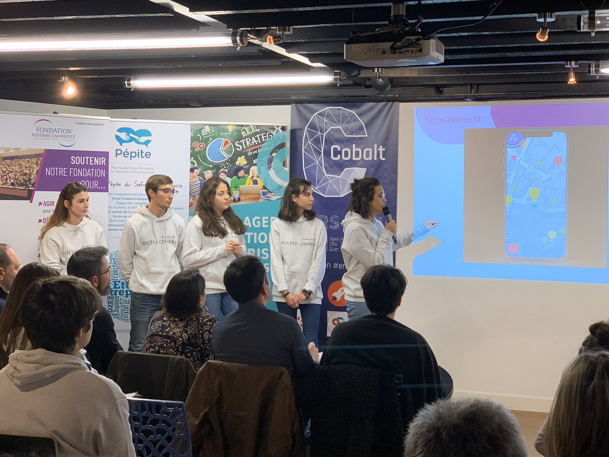 cobaltpoitiers's tweet photo. #SWPOITIERS 1er pitch dedié à une application destinée à lutter contre les agressions dans la rue! Mention spéciale à Mathis, l’un de nos services civiques, qui a participé à cette belle aventure 👌 https://t.co/q8lQNLwgom