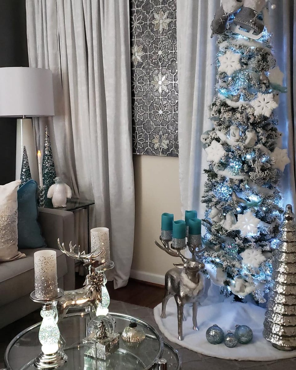 Follow me on Instagram for small space ideas and affordable glam home decor inspiration. @homebodywithforlisa
 #glamhome #christmasideas <a href="/kingofchristmas/">King of Christmas</a> <a href="/HomeGoods/">HomeGoods</a> <a href="/ZGallerie/">Z Gallerie</a> <a href="/HobbyLobby/">Official Hobby Lobby</a> <a href="/pier1/">Pier 1</a> <a href="/Wayfair/">Wayfair.com</a> <a href="/RoomsToGo/">Rooms To Go</a> @bathandbodyworks