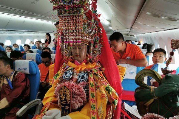 ในประเทศของเรา ถ้าผู้หญิงไปมีชู้กับผู้ชายที่แต่งงานแล้ว รู้ไหมว่าบทลงโทษคืออะไร