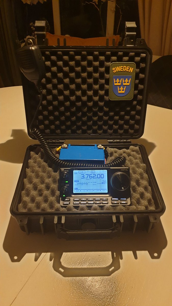 sm6yec's tweet photo. My remote case is now upgraded 😀 #remoterig #IC7100 #hamradio https://t.co/OrnBErqzHu
