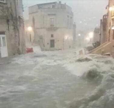 dedoraffa's tweet image. Questa non è Venezia è Matera, capitale della cultura, devastata dall'acqua ma non frega niente a nessuno.