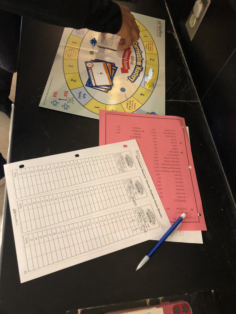 collrobinson5's tweet photo. My chemistry students reviewed elements, atomic structure and periodic table trends by playing the Curriculum Mastery game! They love to compete! #oneCCPS #CarverAcad #CCPS_Science https://t.co/GrUwBjnjys